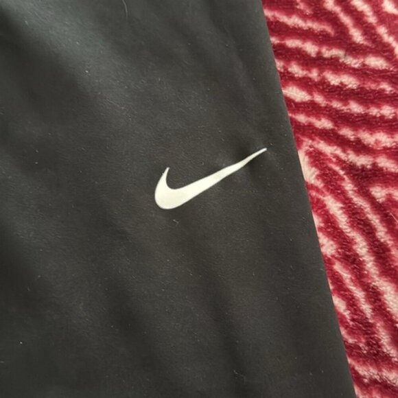 Nike Pro Medium Black Cropped Legging - Picture 5 of 11